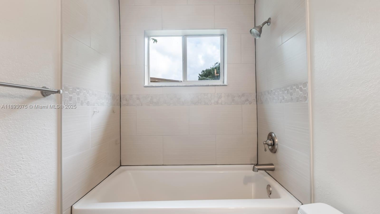 PLANTATION MANORS-RESUB - Residential Lease