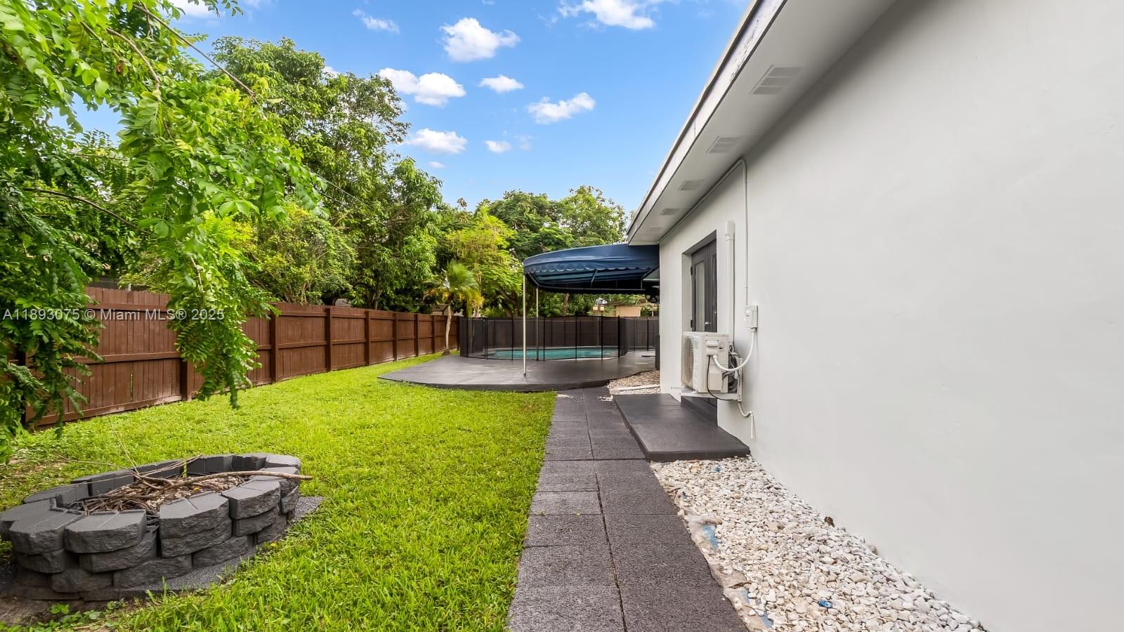 PLANTATION MANORS-RESUB - Residential Lease