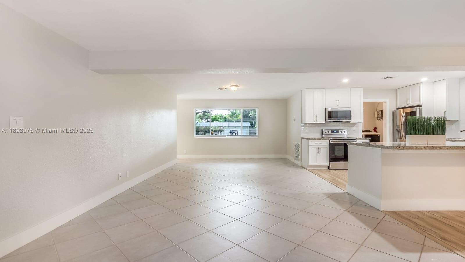 PLANTATION MANORS-RESUB - Residential Lease