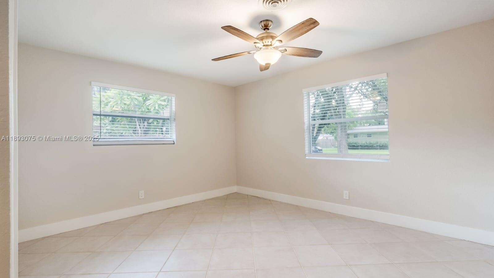 PLANTATION MANORS-RESUB - Residential Lease