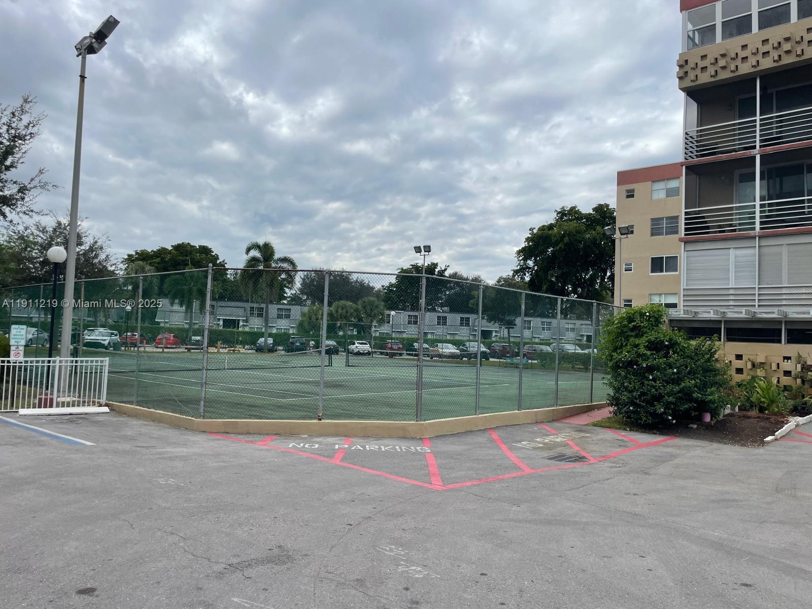 POLYNESIAN GARDENS CONDOM - Residential Lease