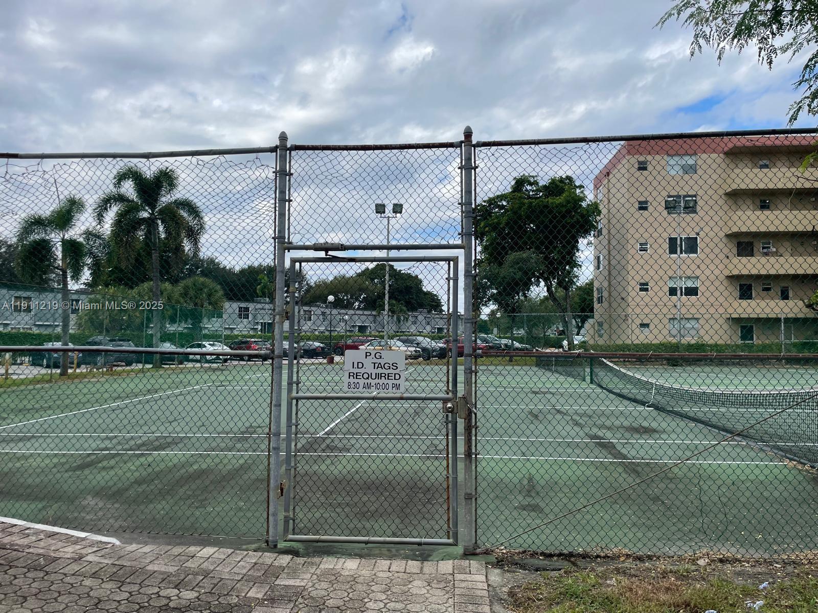 POLYNESIAN GARDENS CONDOM - Residential Lease