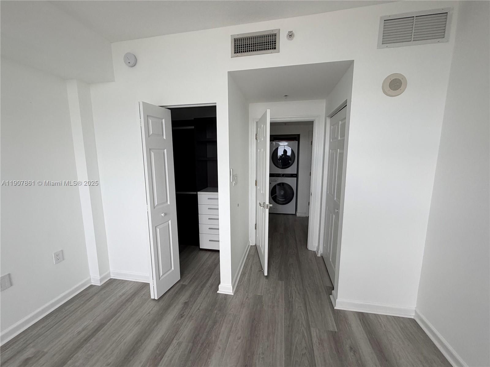 HOLLYWOOD STATION RES CON - Residential Lease