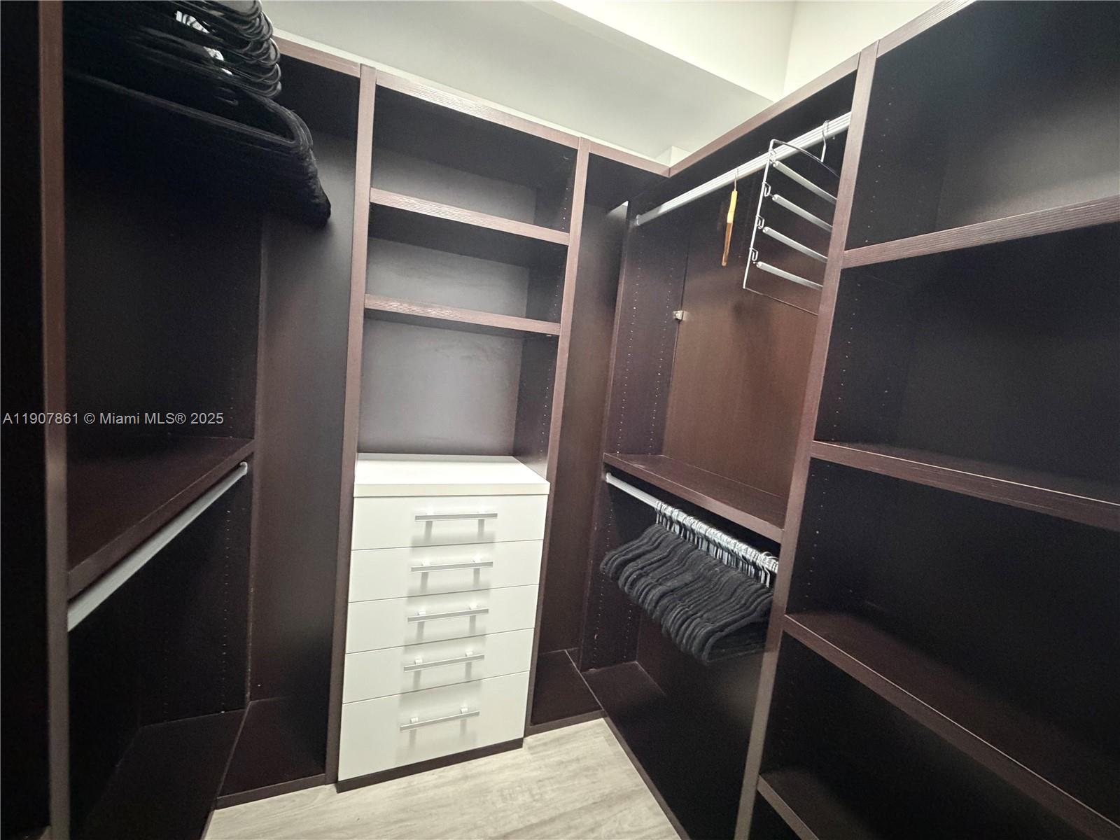 HOLLYWOOD STATION RES CON - Residential Lease