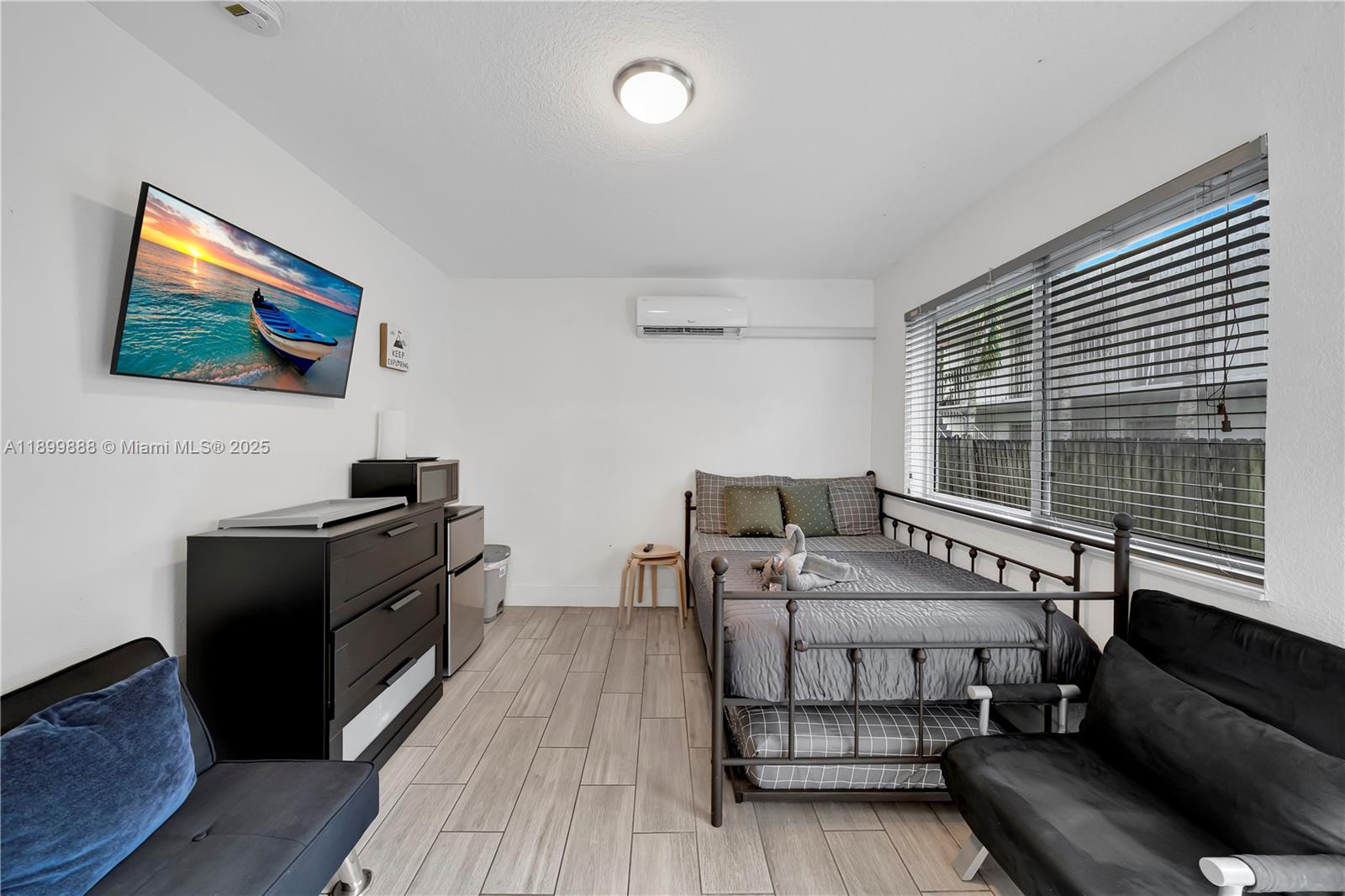 NORTHERN BLVD TR - Residential Income