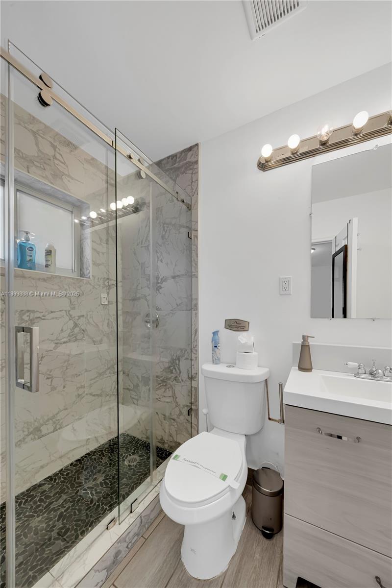 NORTHERN BLVD TR - Residential Income