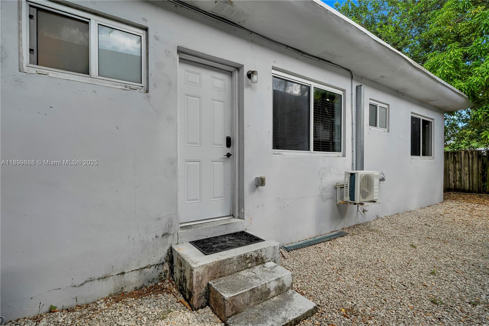 NORTHERN BLVD TR - Residential Income