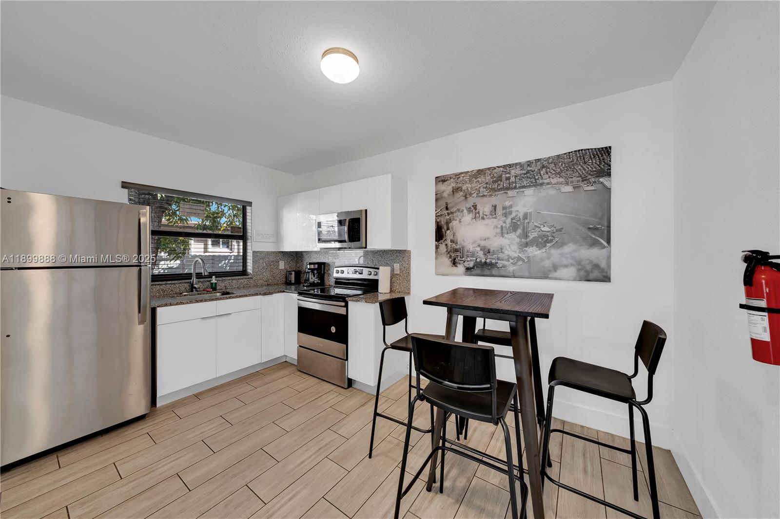 NORTHERN BLVD TR - Residential Income