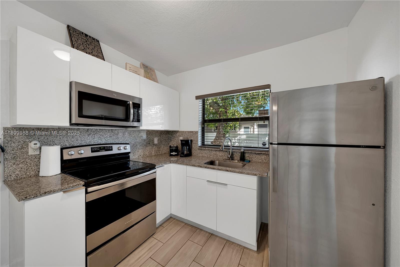 NORTHERN BLVD TR - Residential Income