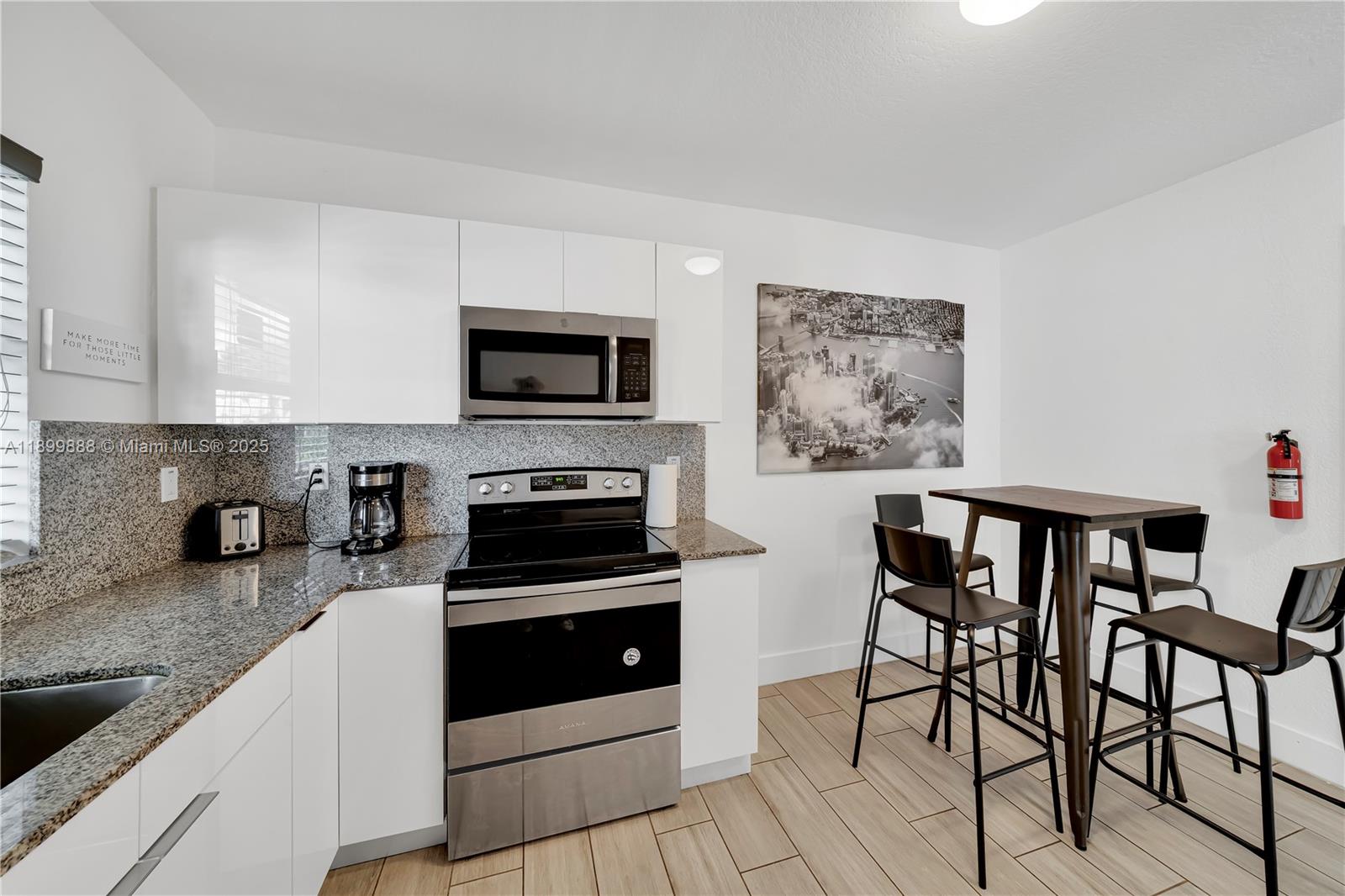 NORTHERN BLVD TR - Residential Income