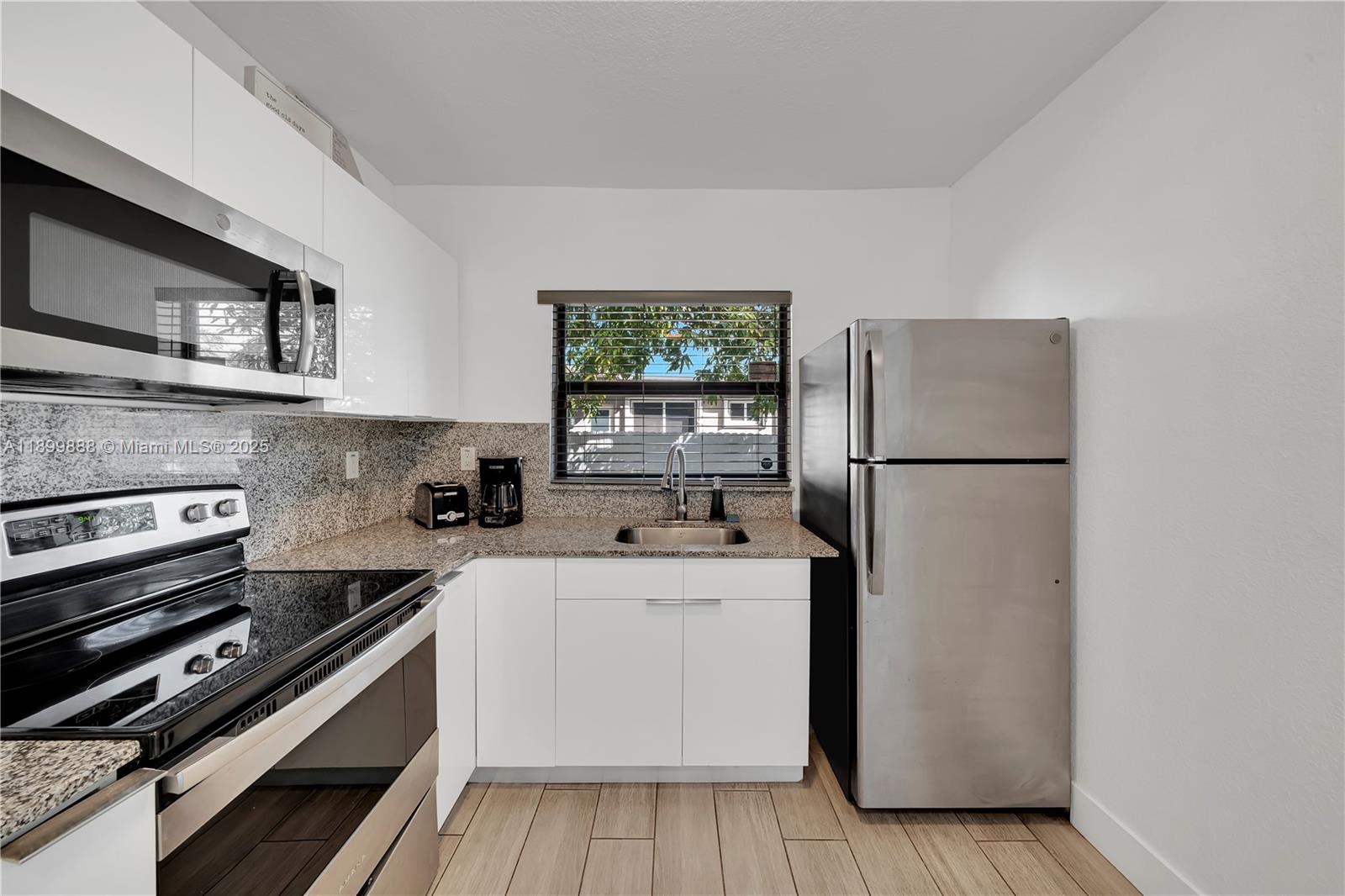 NORTHERN BLVD TR - Residential Income