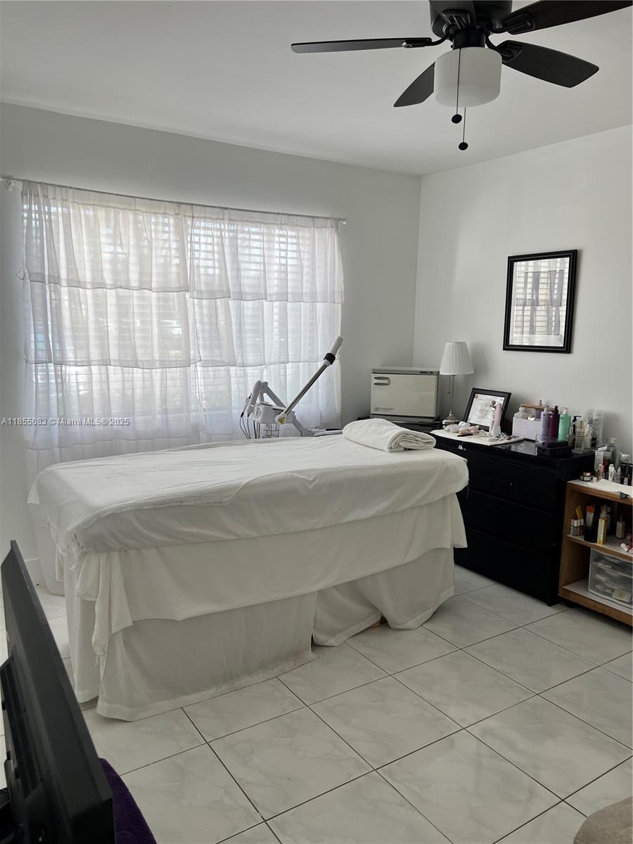 RACQUET CLUB APARTMENTS A - Residential