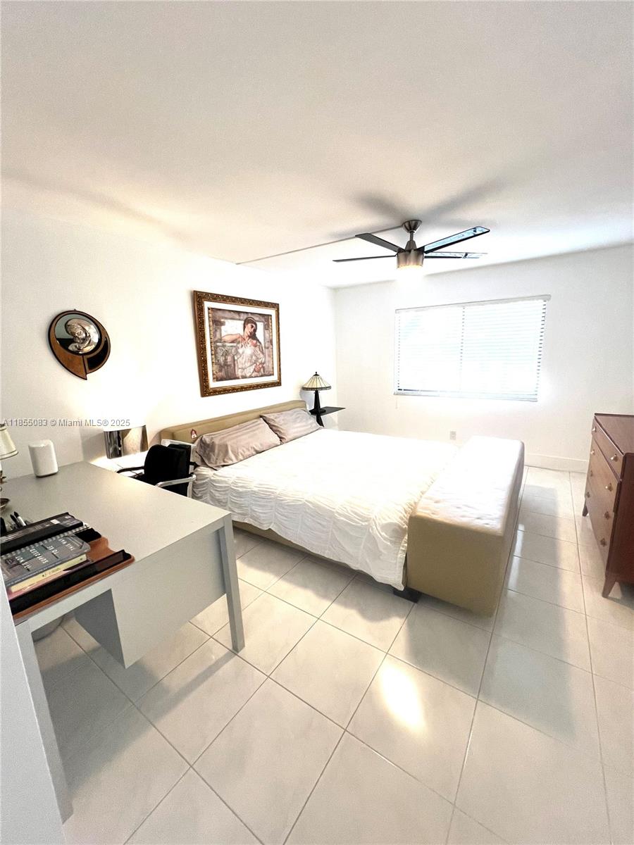 RACQUET CLUB APARTMENTS A - Residential