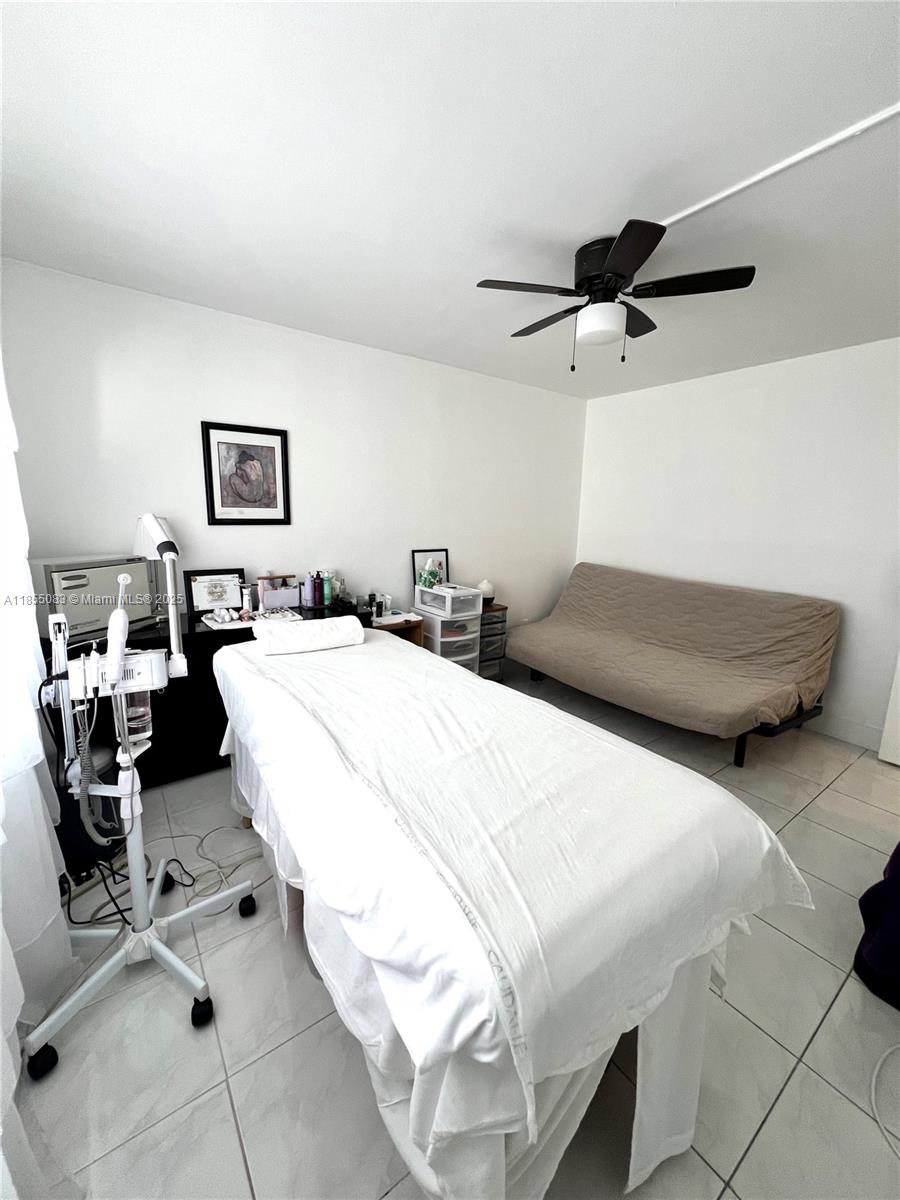 RACQUET CLUB APARTMENTS A - Residential