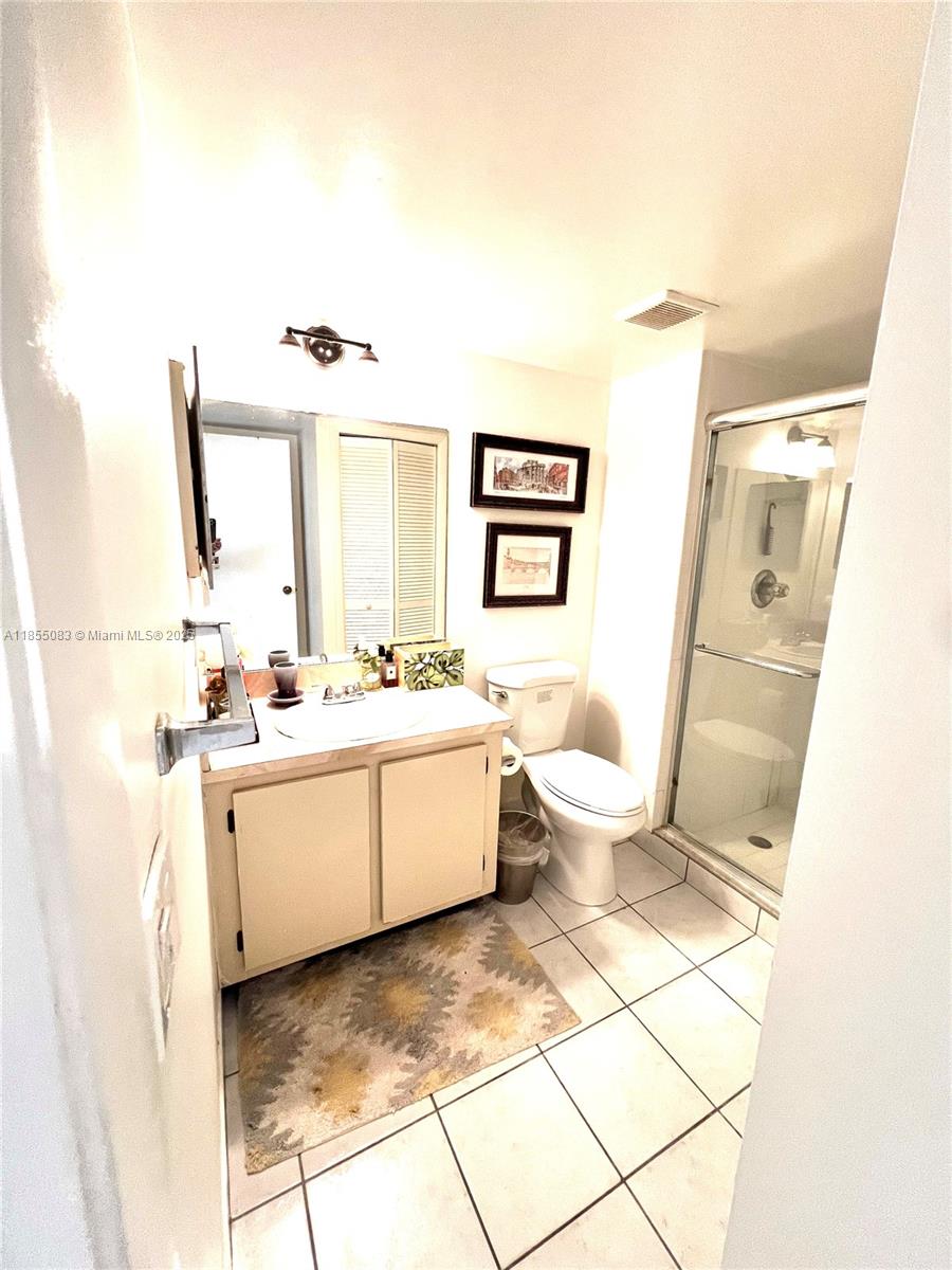 RACQUET CLUB APARTMENTS A - Residential