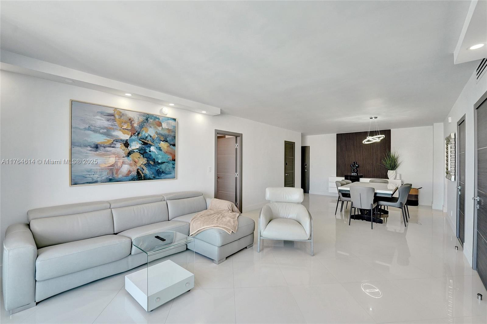 SIAN OCEAN RESIDENCES CON - Residential Lease