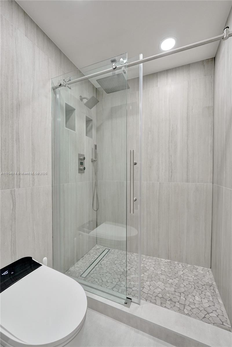 SIAN OCEAN RESIDENCES CON - Residential Lease