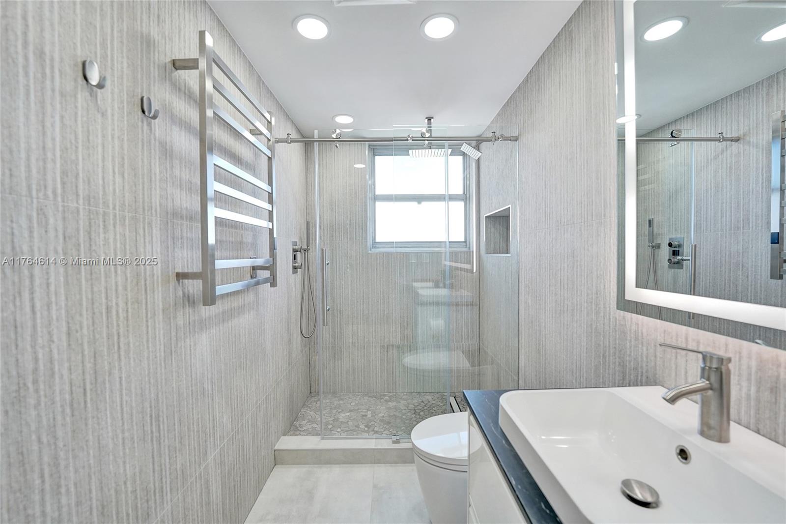 SIAN OCEAN RESIDENCES CON - Residential Lease