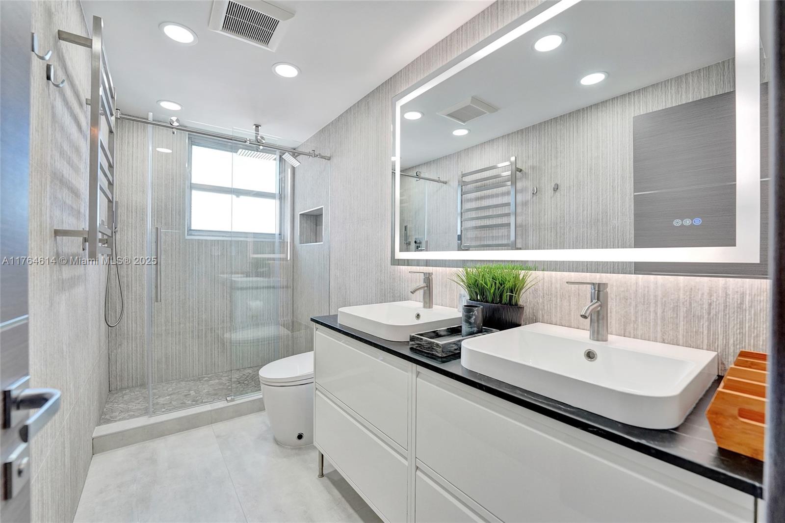 SIAN OCEAN RESIDENCES CON - Residential Lease