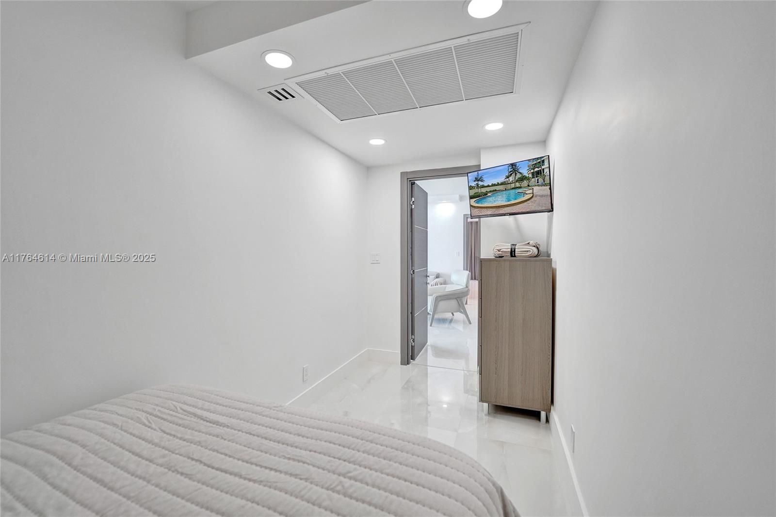 SIAN OCEAN RESIDENCES CON - Residential Lease