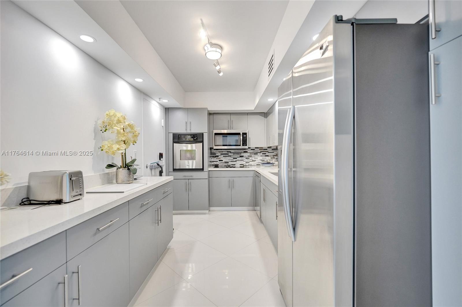 SIAN OCEAN RESIDENCES CON - Residential Lease