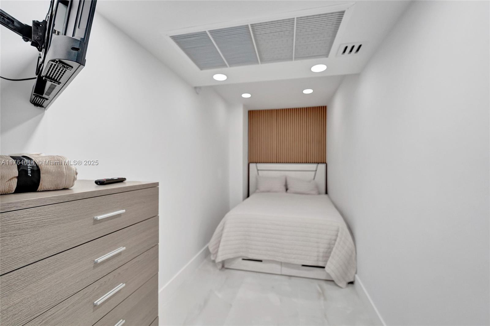 SIAN OCEAN RESIDENCES CON - Residential Lease