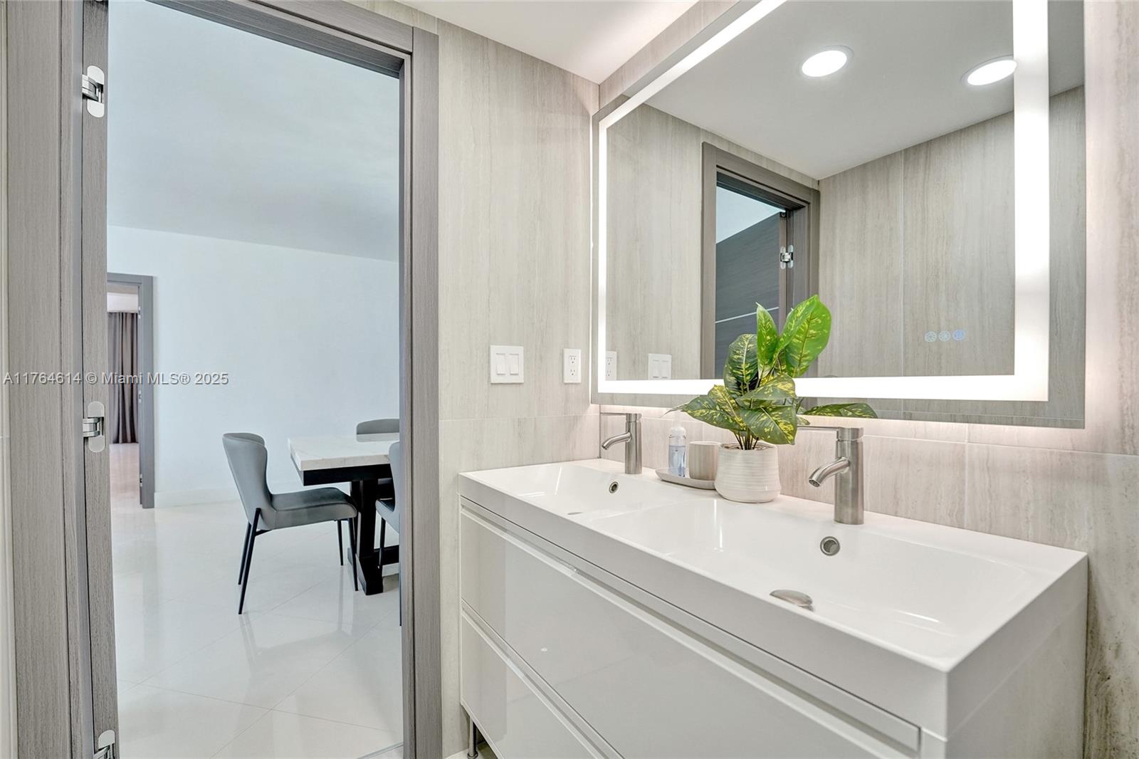 SIAN OCEAN RESIDENCES CON - Residential Lease