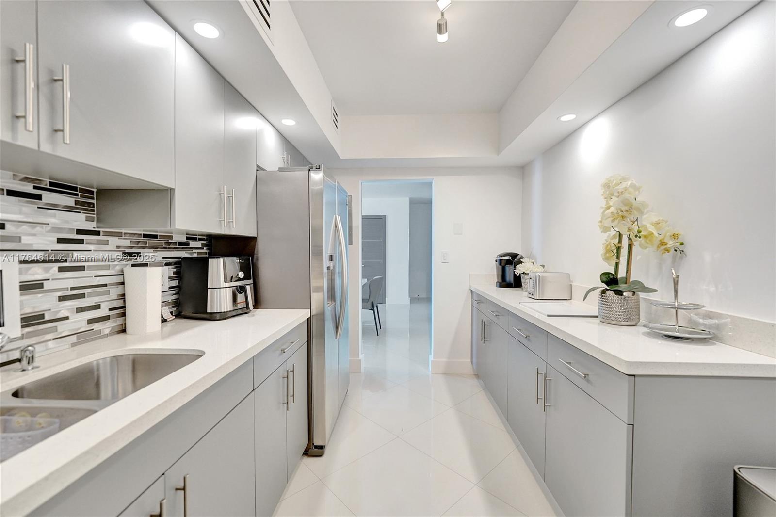 SIAN OCEAN RESIDENCES CON - Residential Lease