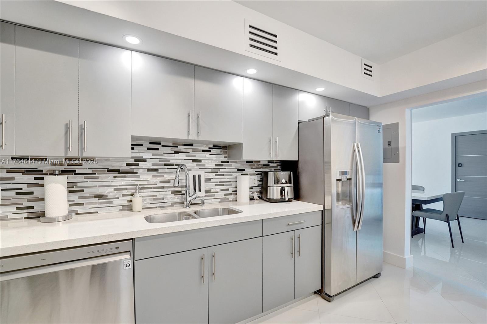 SIAN OCEAN RESIDENCES CON - Residential Lease