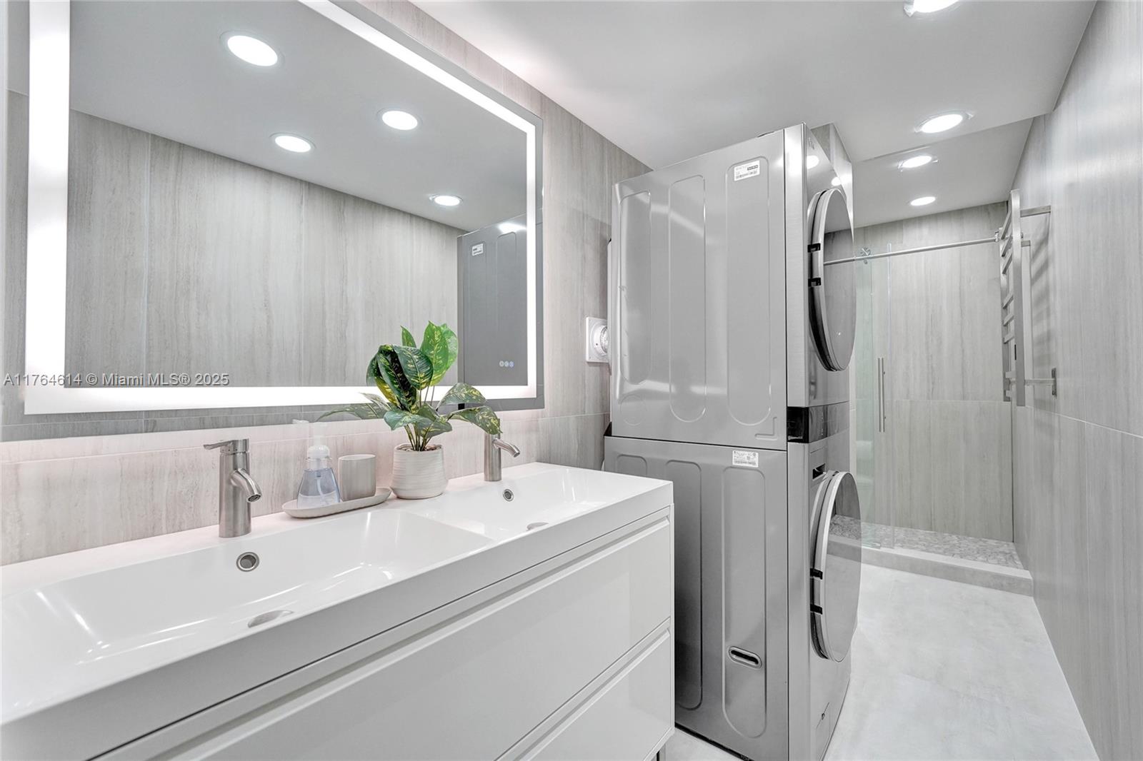 SIAN OCEAN RESIDENCES CON - Residential Lease