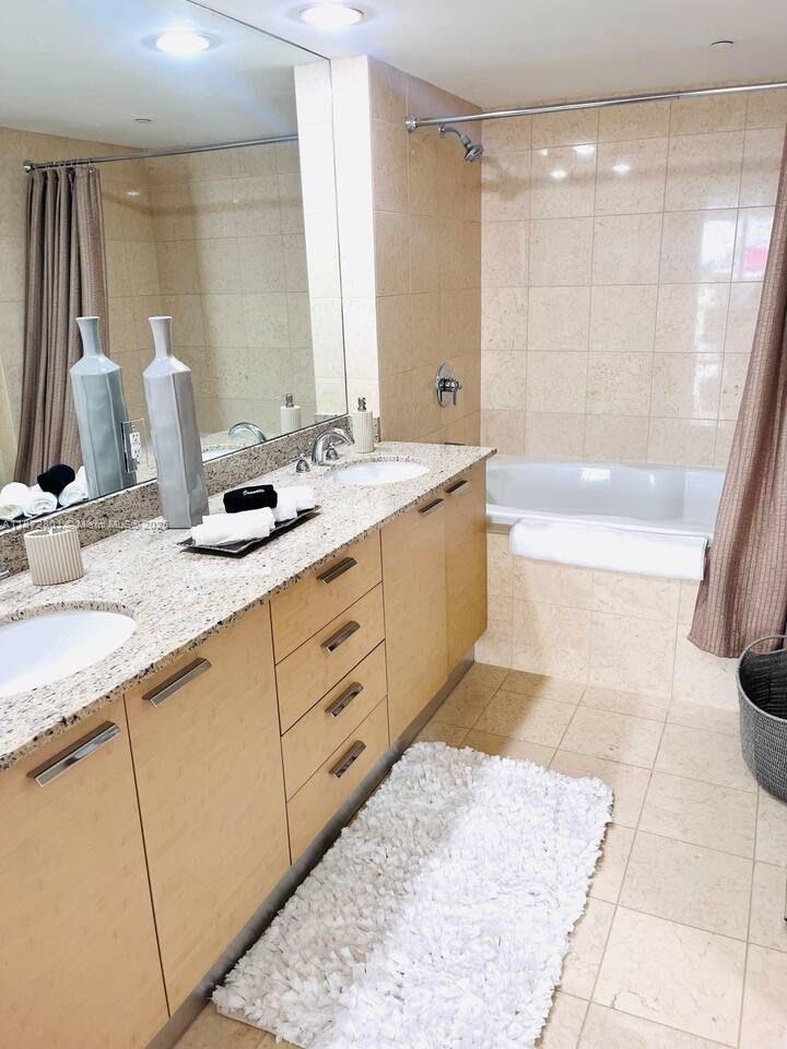 BEACH CLUB CONDO - Residential Lease