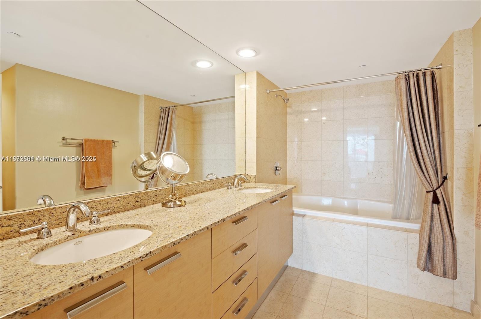 BEACH CLUB CONDO - Residential Lease