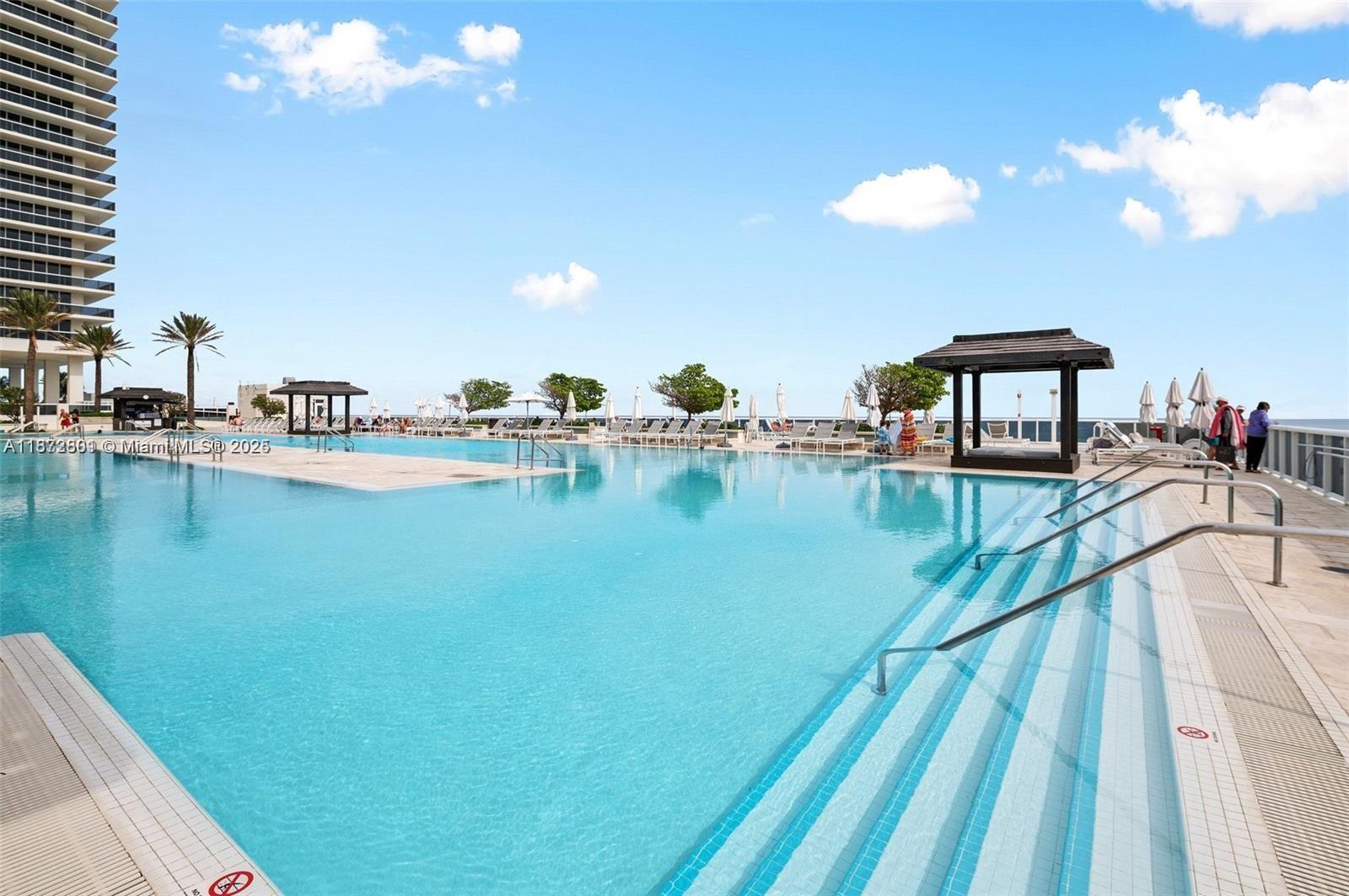 BEACH CLUB CONDO - Residential Lease