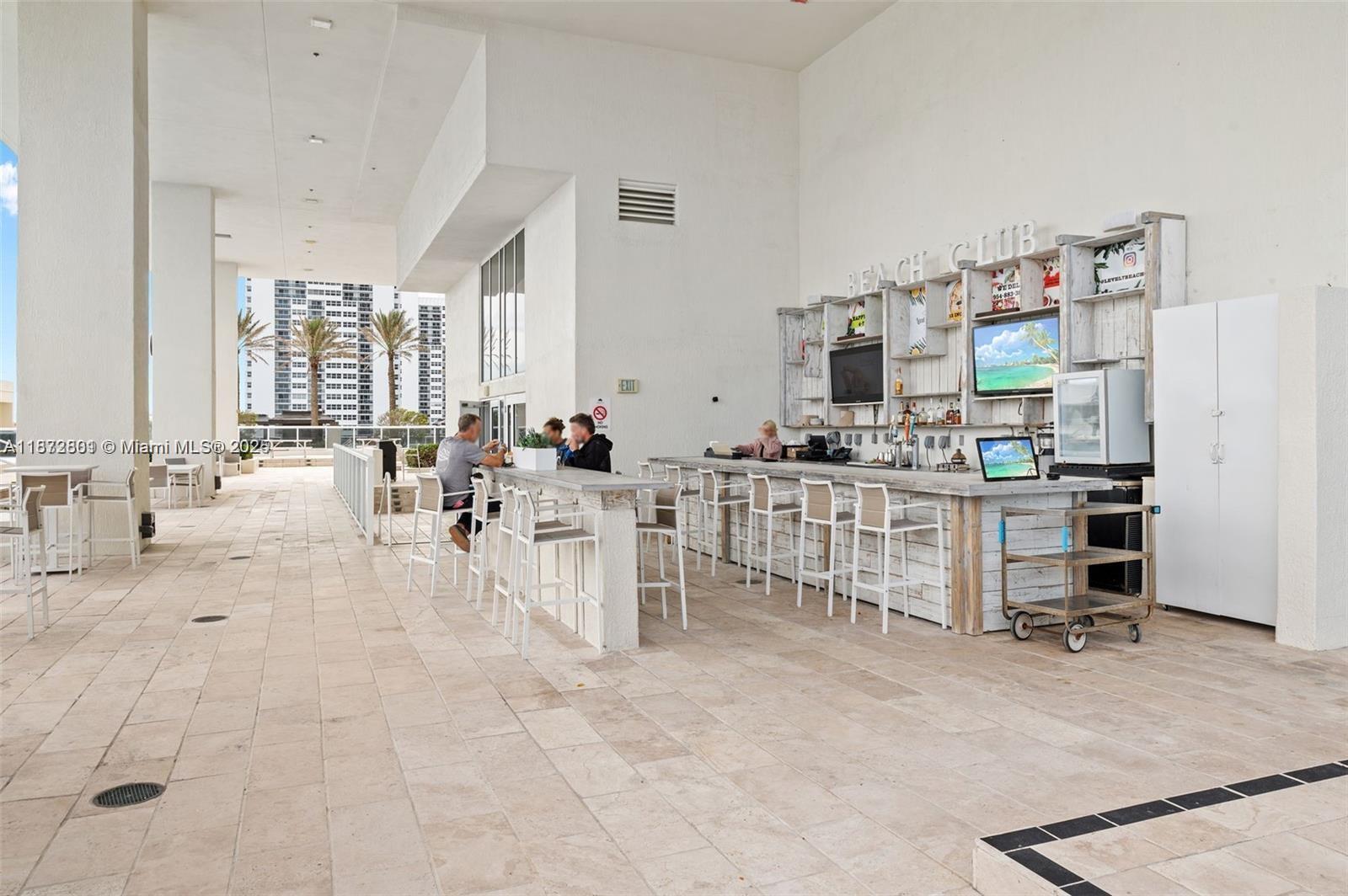 BEACH CLUB CONDO - Residential Lease