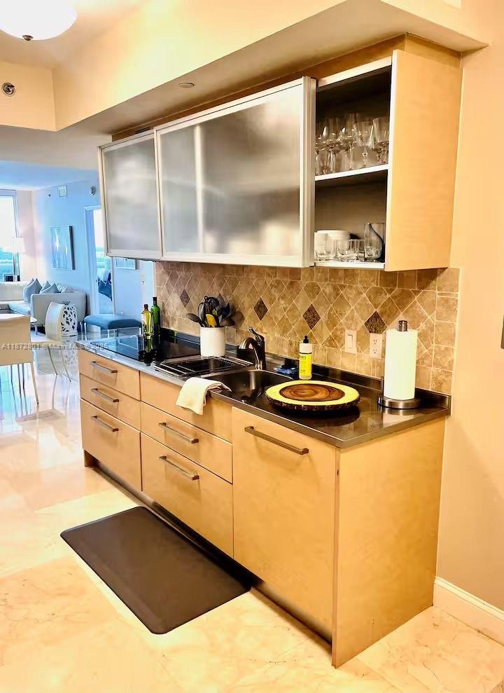 BEACH CLUB CONDO - Residential Lease