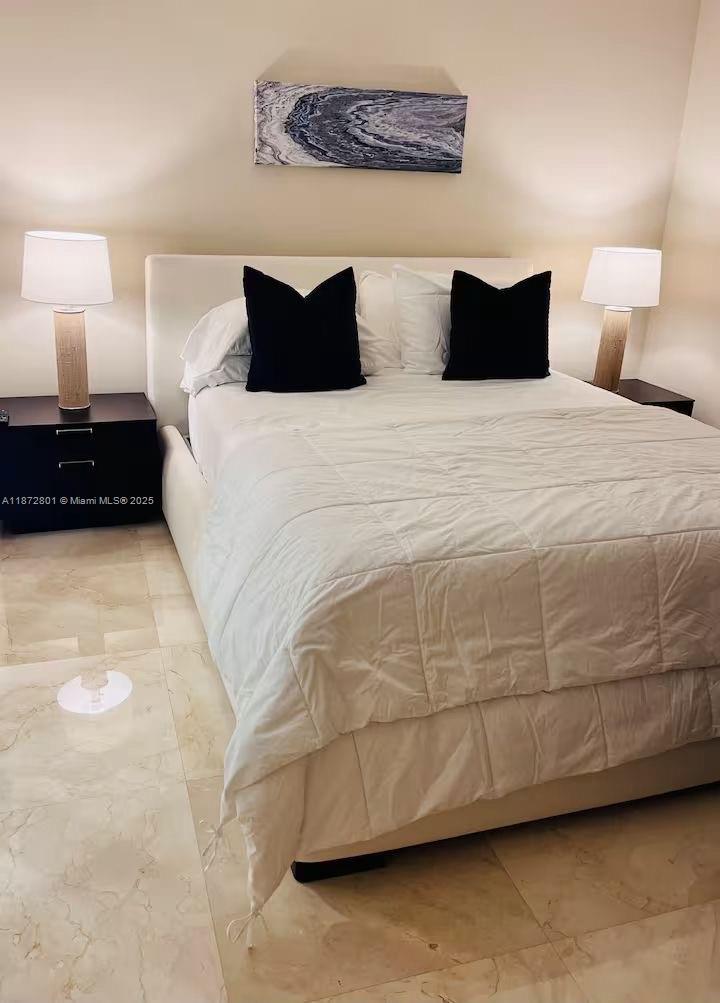 BEACH CLUB CONDO - Residential Lease