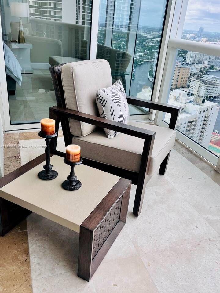 BEACH CLUB CONDO - Residential Lease