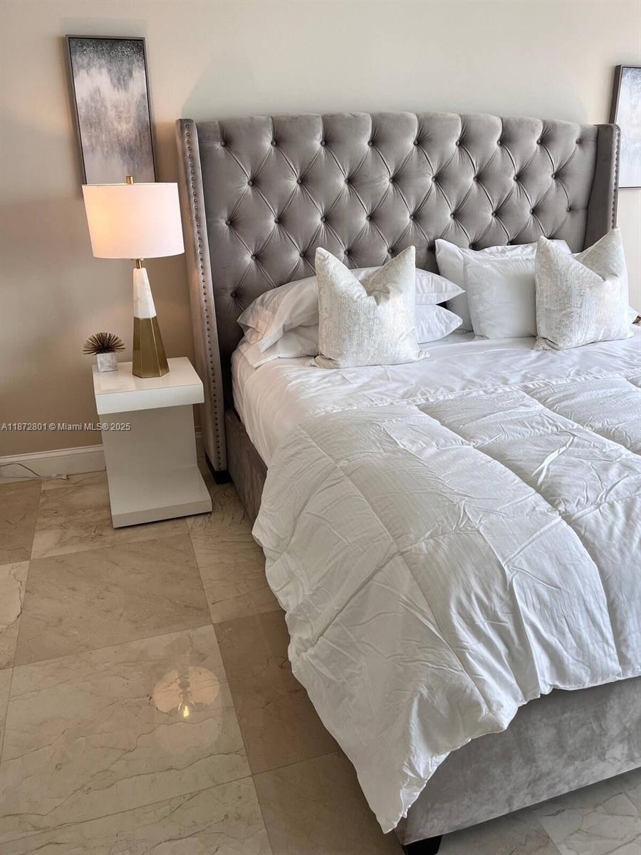 BEACH CLUB CONDO - Residential Lease