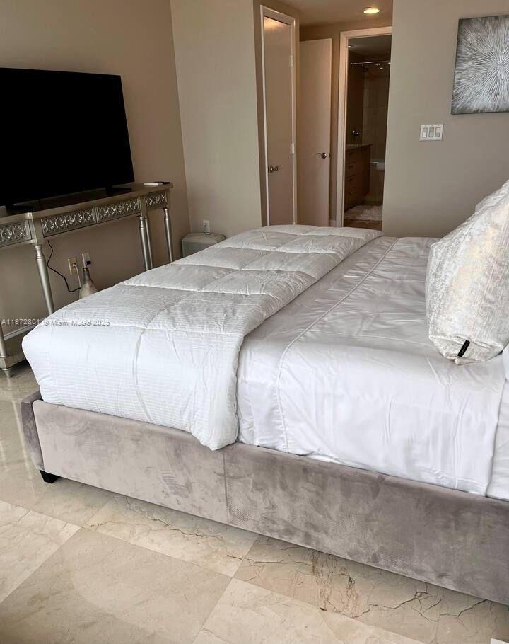 BEACH CLUB CONDO - Residential Lease