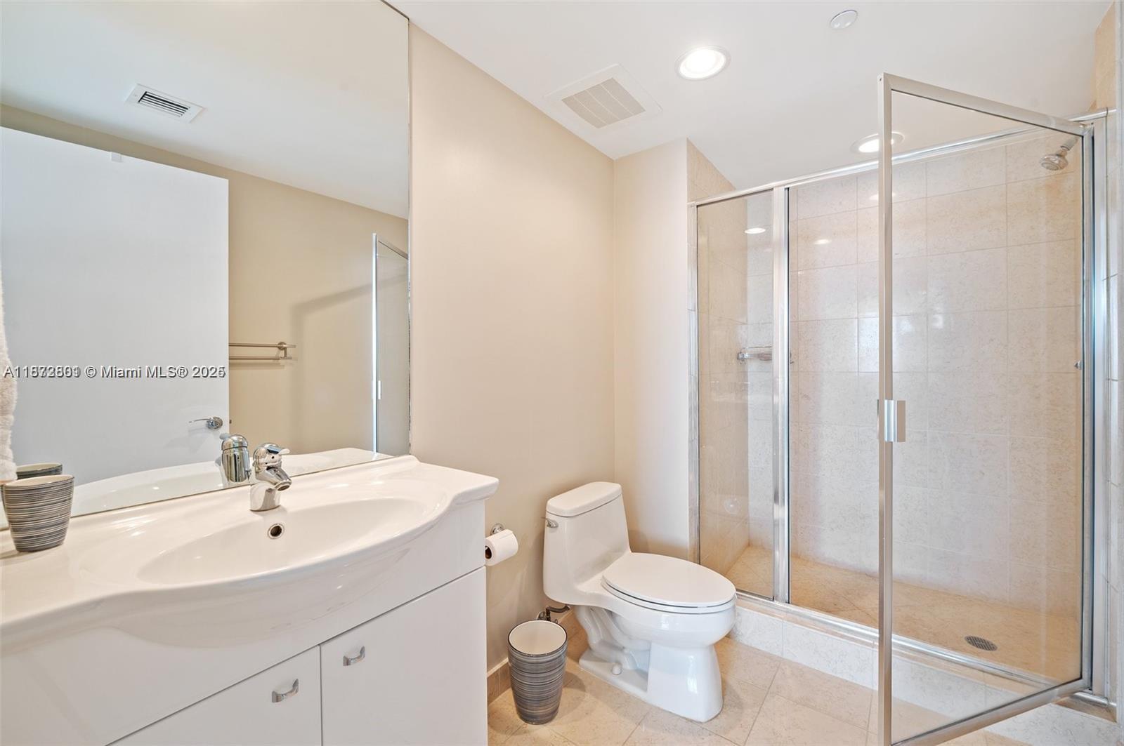 BEACH CLUB CONDO - Residential Lease