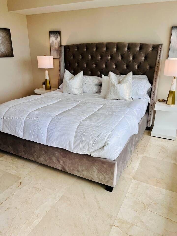 BEACH CLUB CONDO - Residential Lease