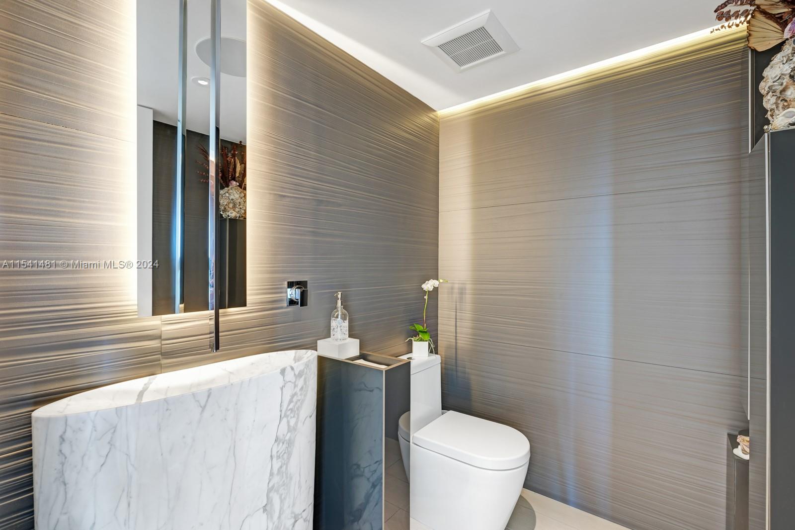 JADE RESIDENCES BRICKELL - Residential