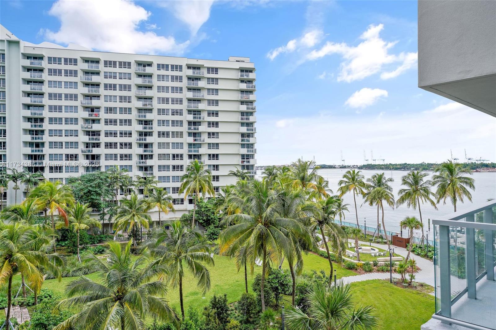 Rental Property at 1500 Bay Rd N-1019, Miami Beach, Miami-Dade County, Florida - Bedrooms: 1 
Bathrooms: 1  - $4,102 MO.