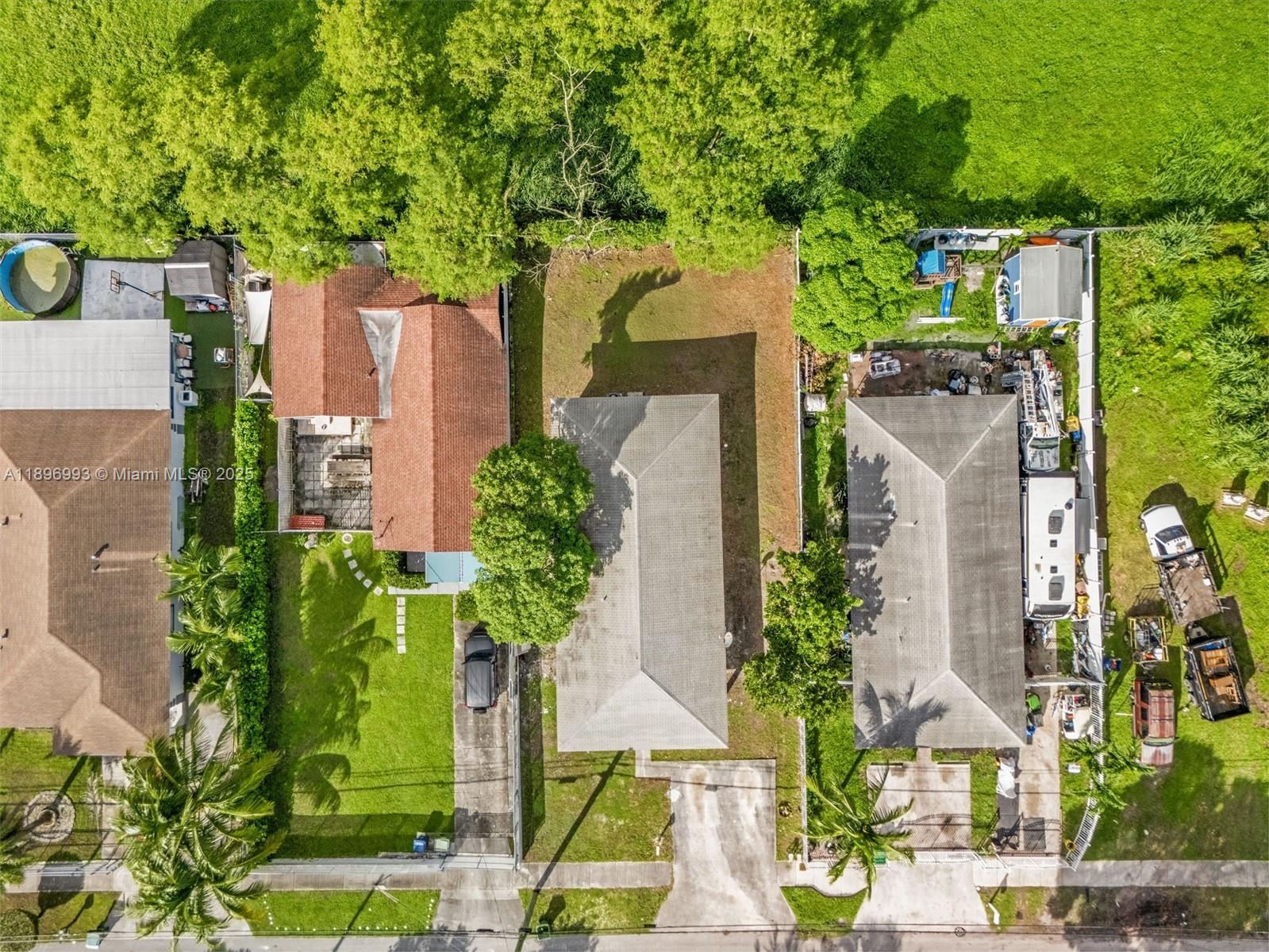 VICTORIA MANOR - Residential