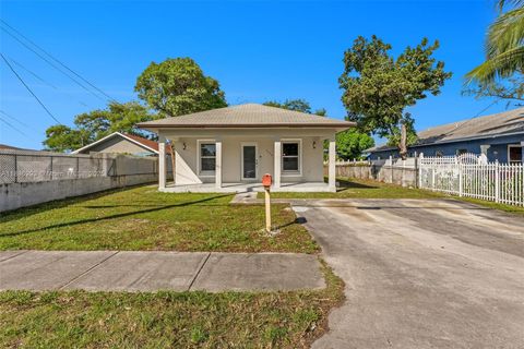 7690 NW 17th Pl Miami FL 33147