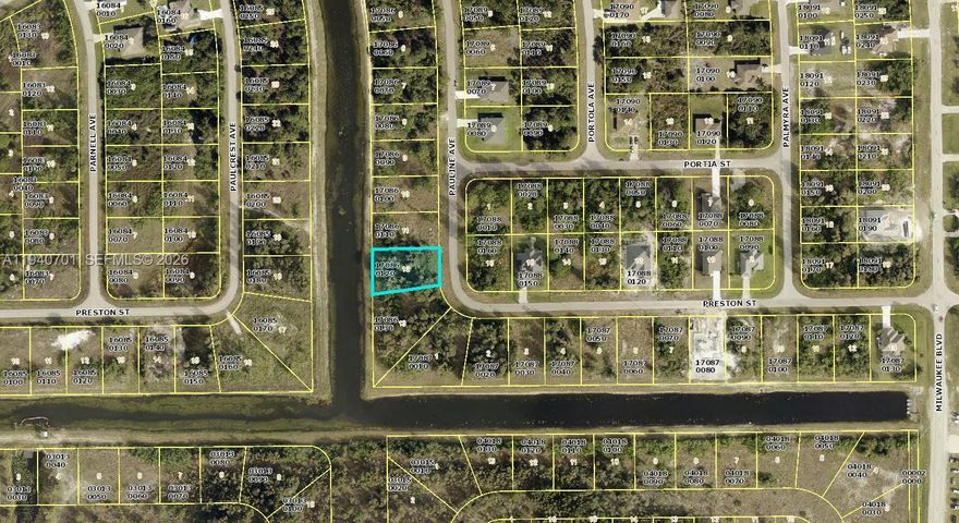 This beautiful, oversized vacant lot is located in a desirable community and is ready for you to build your dream home. Just minutes from major highways  Sr-82 and  I-75