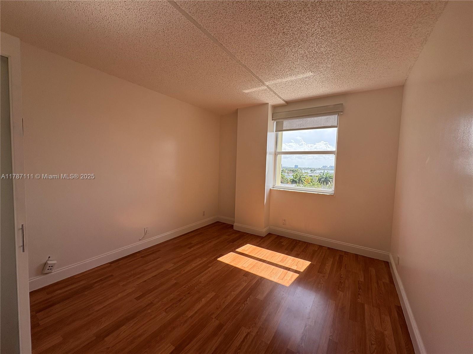 BAY HARBORVIEW CONDO - Residential Lease