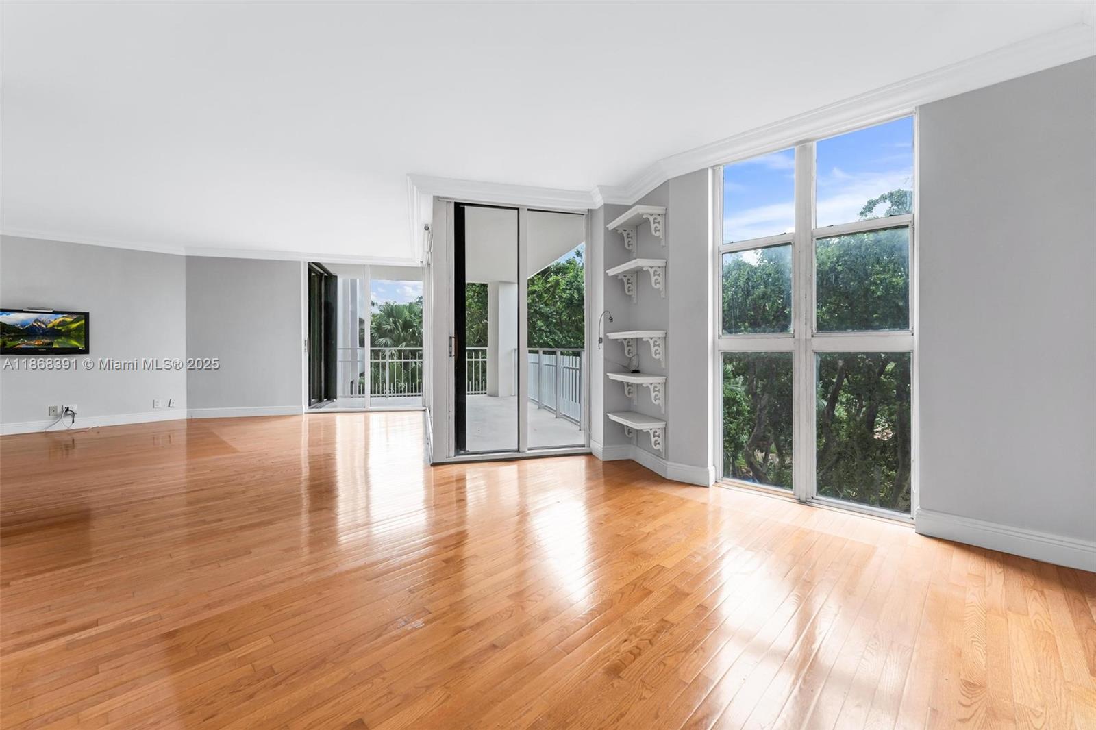 TOWERS OF QUAYSIDE CONDO - Residential