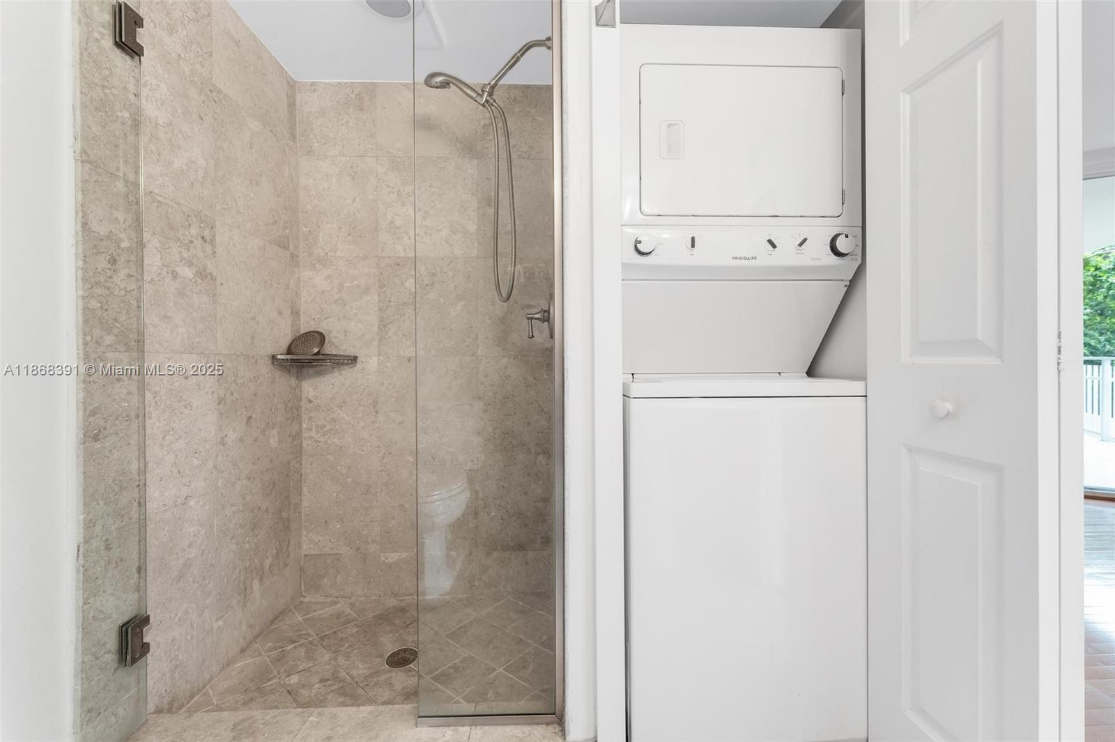 TOWERS OF QUAYSIDE CONDO - Residential