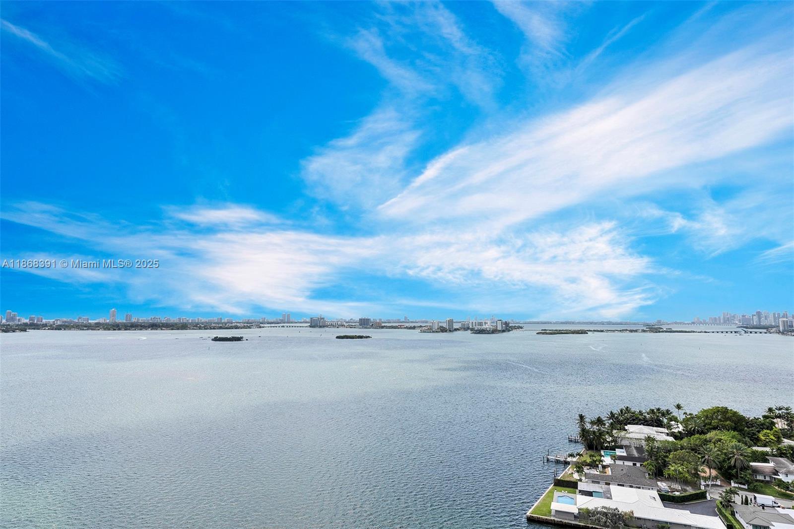 TOWERS OF QUAYSIDE CONDO - Residential